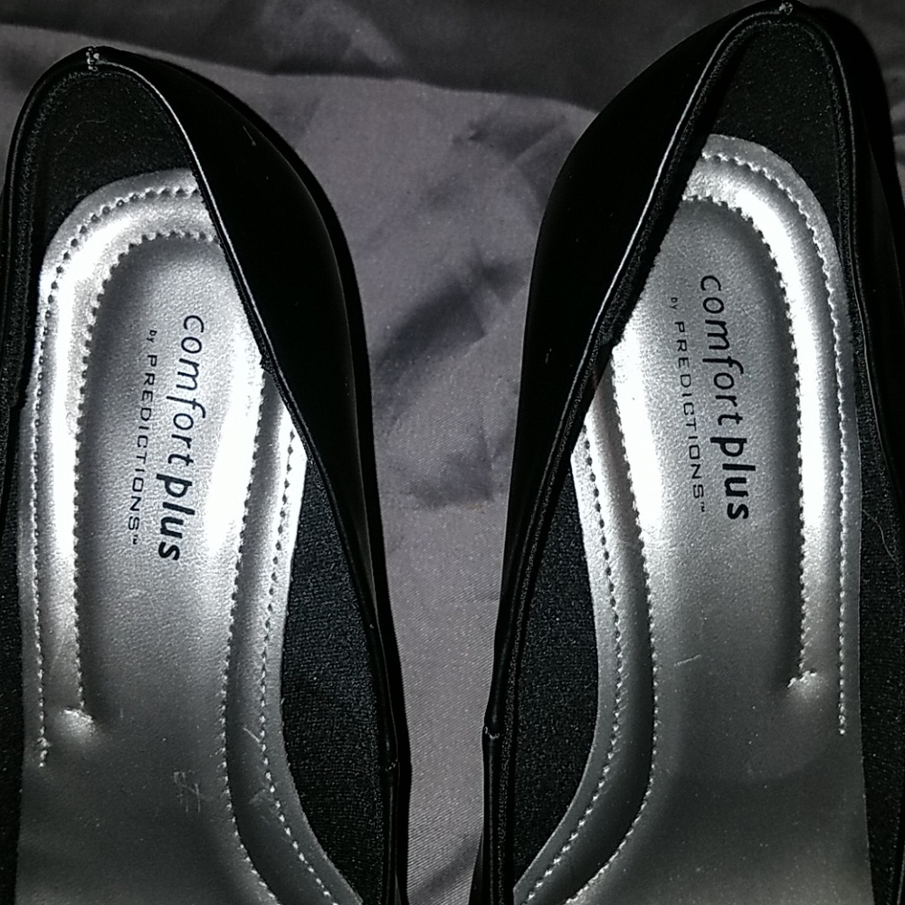 Woman's black heels - Picture 8 of 8